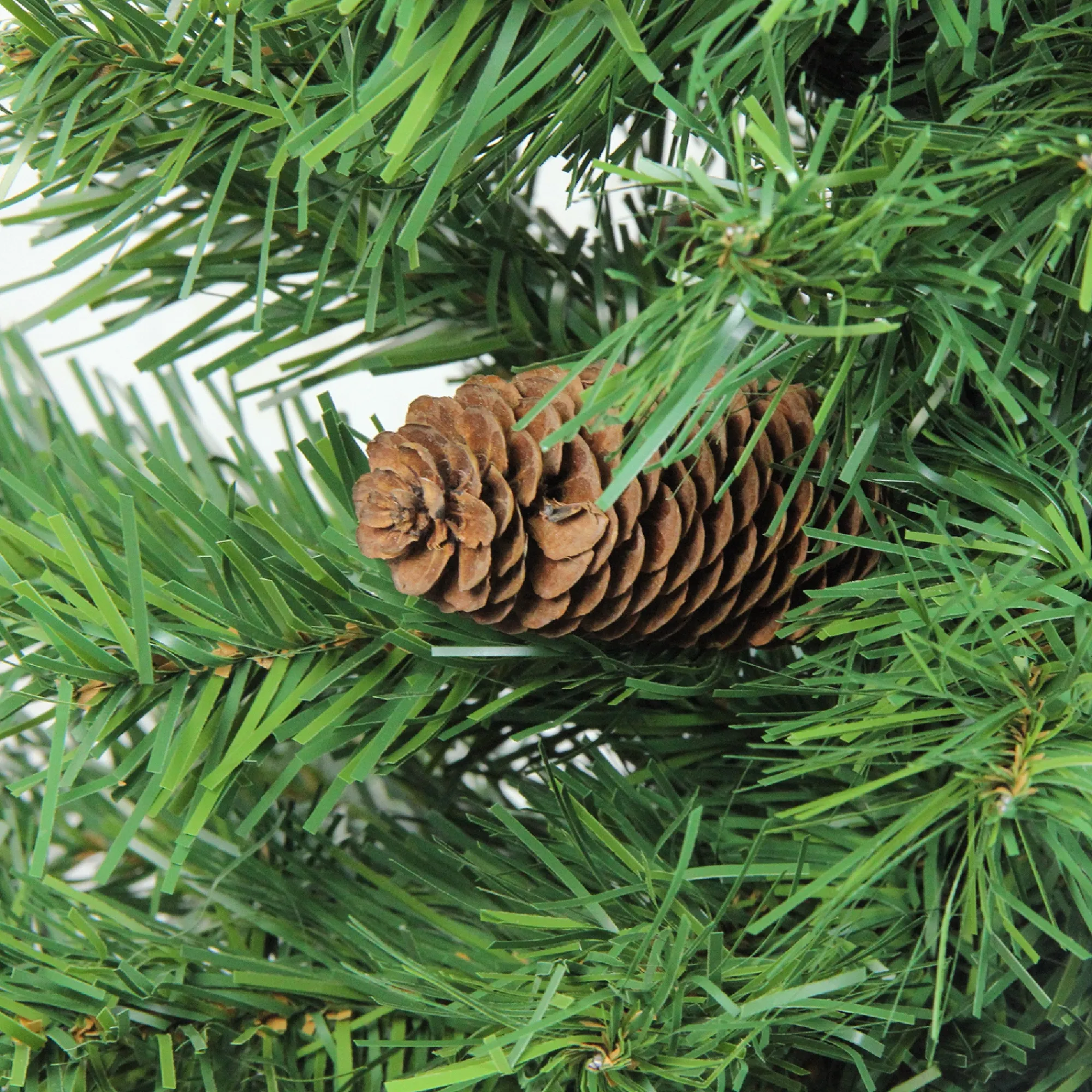 Northlight Unlit-7.5' Medium Dakota Red Pine Artificial Christmas Tree With Pinecones - Unlit
