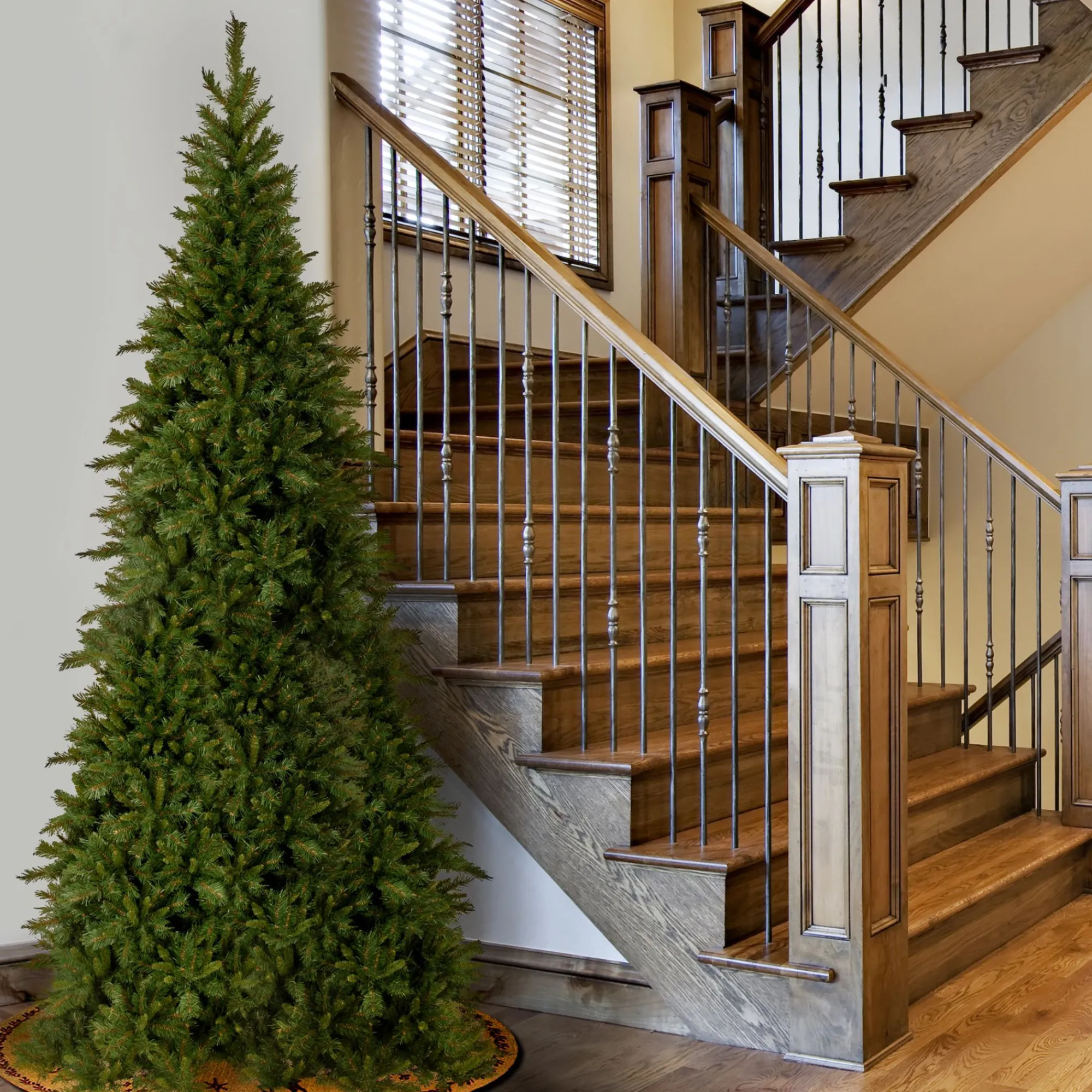 Christmas Central Unlit-Artificial Christmas Trees/Unlit Christmas Trees/6 And 6.5 Feet Tall Christmas Trees