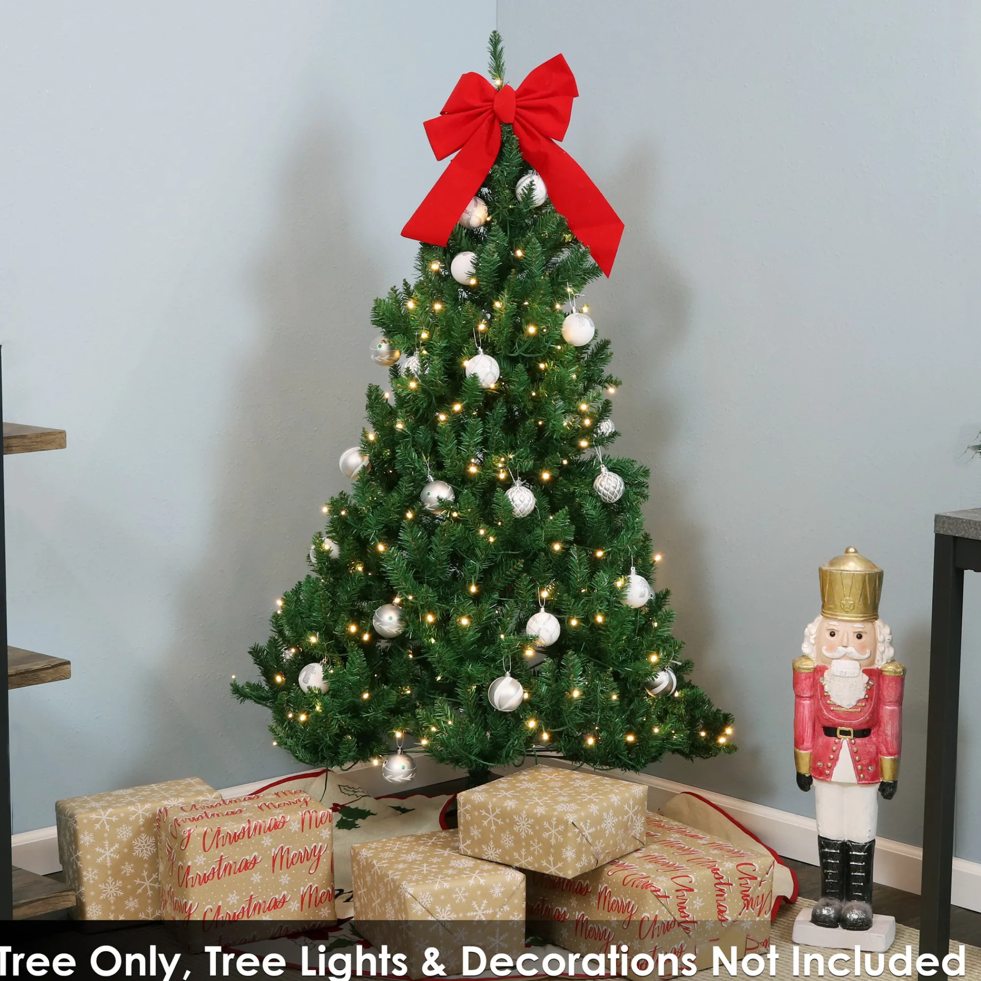 Sunnydaze Decor Unlit-Sunnydaze Indoor Unlit Faux Tannenbaum Slim Holiday Evergreen Christmas Tree With Hinged Branches - 5' - Green